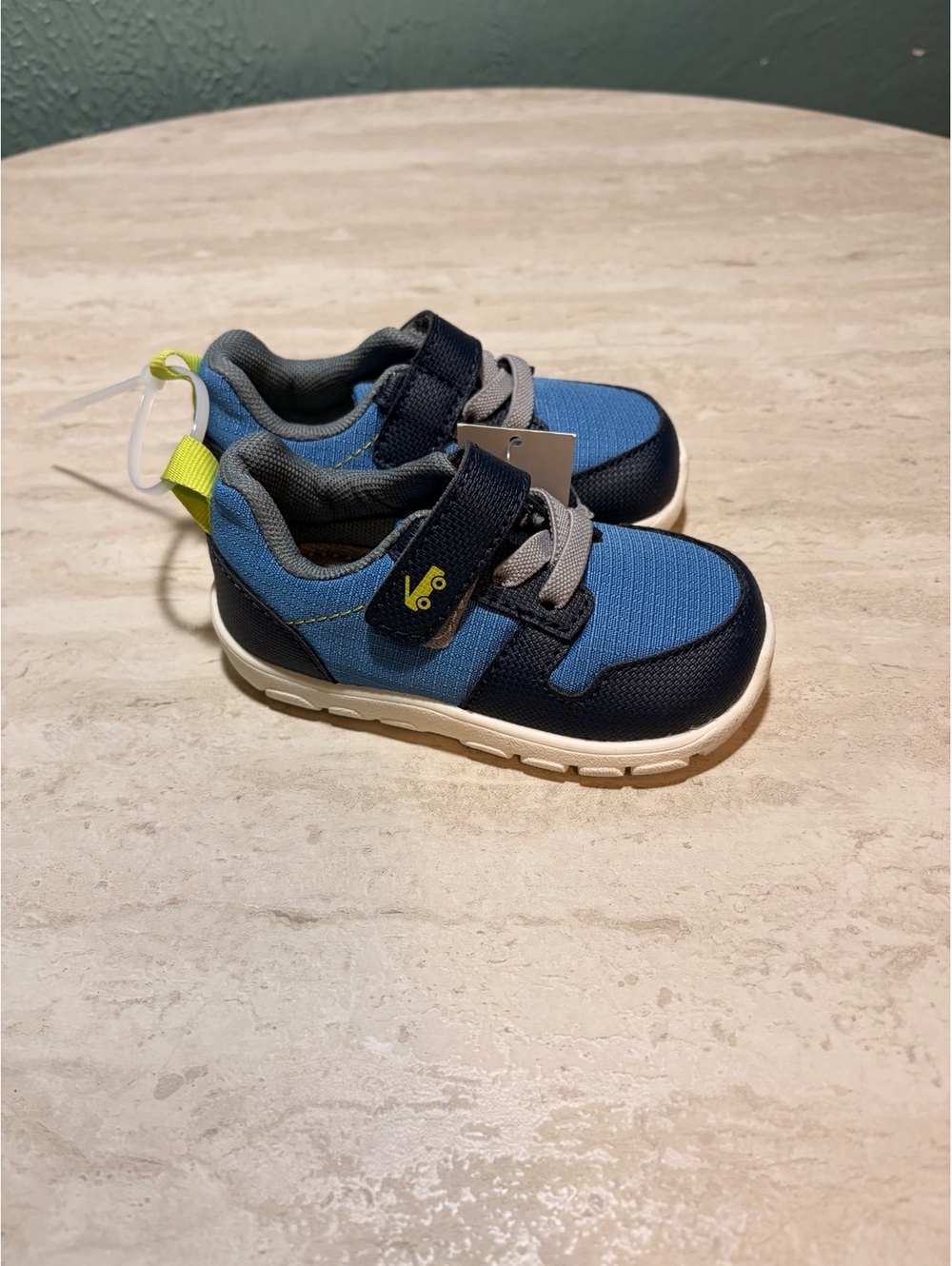 See Kai Run Boys' Blue and Navy Running Shoes Size 6 New With Tags